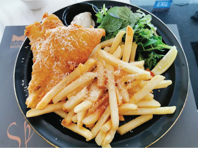 24 hour Cafe de Muse Restaurant