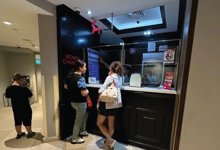 Money Changers Singapore Saj Exchange (Raffles City)