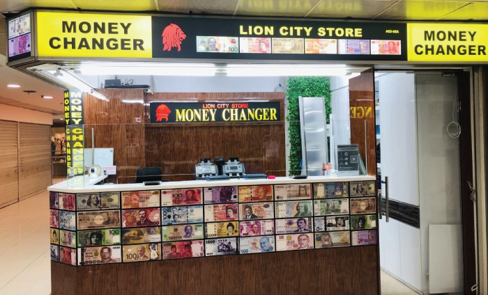 money exchange at lucky plaza